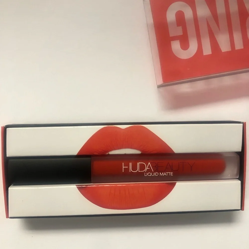 Huda liquid matte in alluring